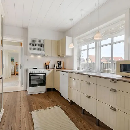Сasa de vacaciones Hyggeligt Helarshus I 2 Plan For Enden Af En Blind Vej Sj1072 *