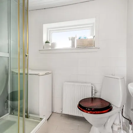 Hyggeligt Helarshus I 2 Plan For Enden Af En Blind Vej Sj1072 * Thyborøn