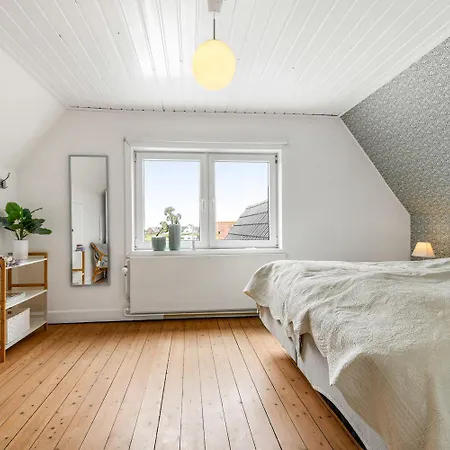 Hyggeligt Helarshus I 2 Plan For Enden Af En Blind Vej Sj1072 Thyborøn