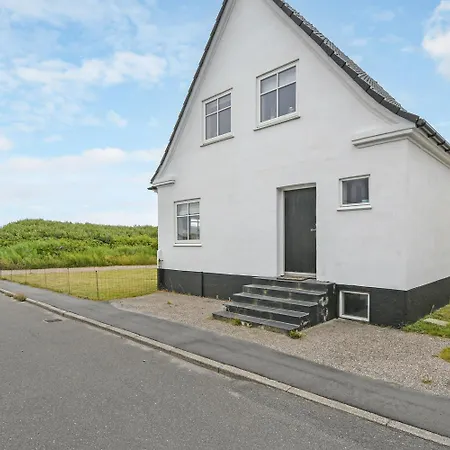 Hyggeligt Helarshus I 2 Plan For Enden Af En Blind Vej Sj1072 * Thyborøn